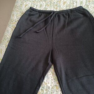 New Black Fleece Lined Sweatpants. Size L